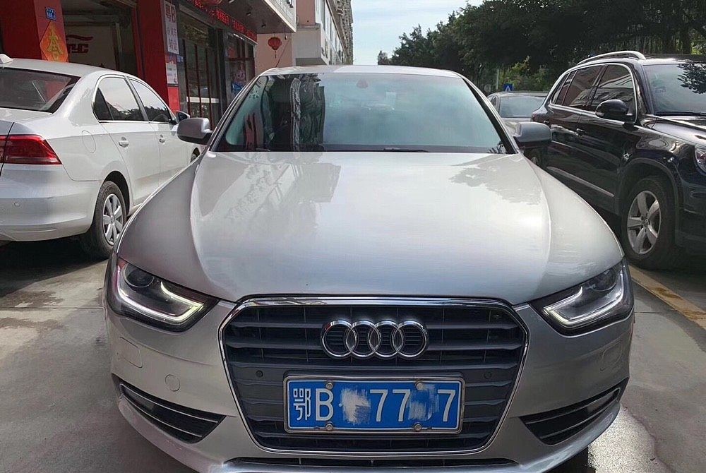 奥迪A4L 2013 款35 TFSI 自动 舒适型