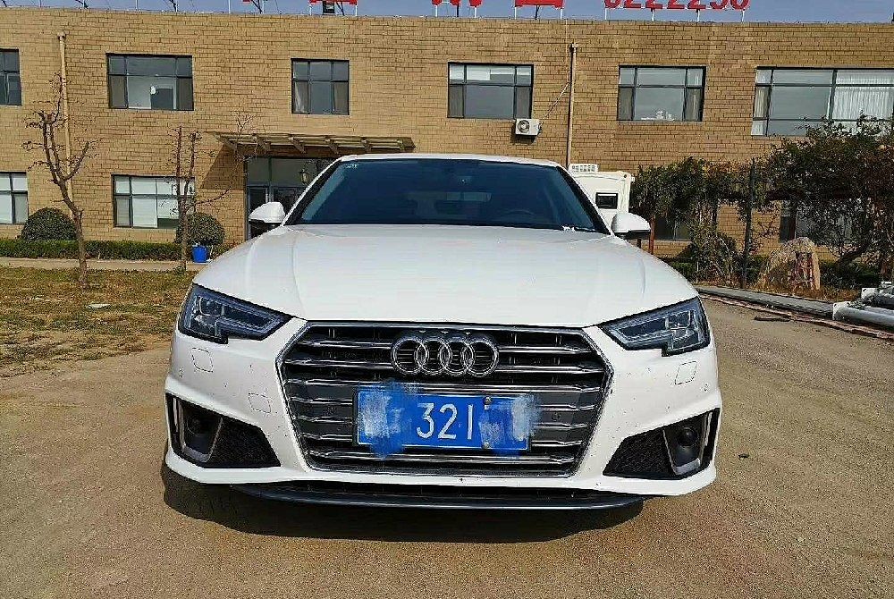 奥迪A4L 2019款40 TFSI 运动版 国VI