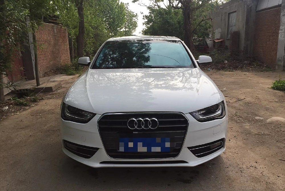 奥迪A4L 2015 款30 TFSI 自动 舒适型