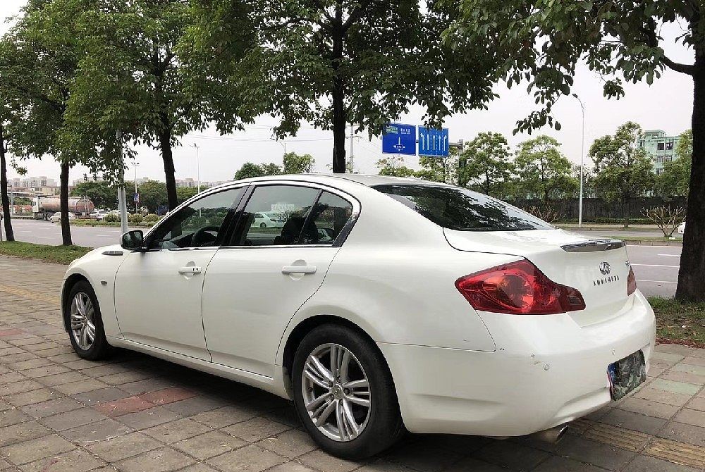 英菲尼迪G 2010 款25 Sedan 运动版