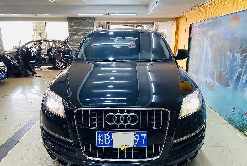 奥迪Q7(进口) 2012 款3.0 TFSI quattro(245kW)舒适型