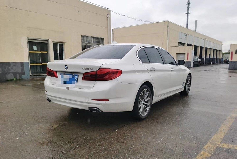 宝马5系 2017款528Li xDrive 豪华设计套装