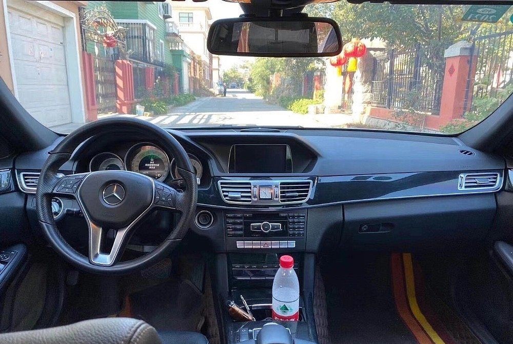 奔驰e级2015款e260l运动轿车