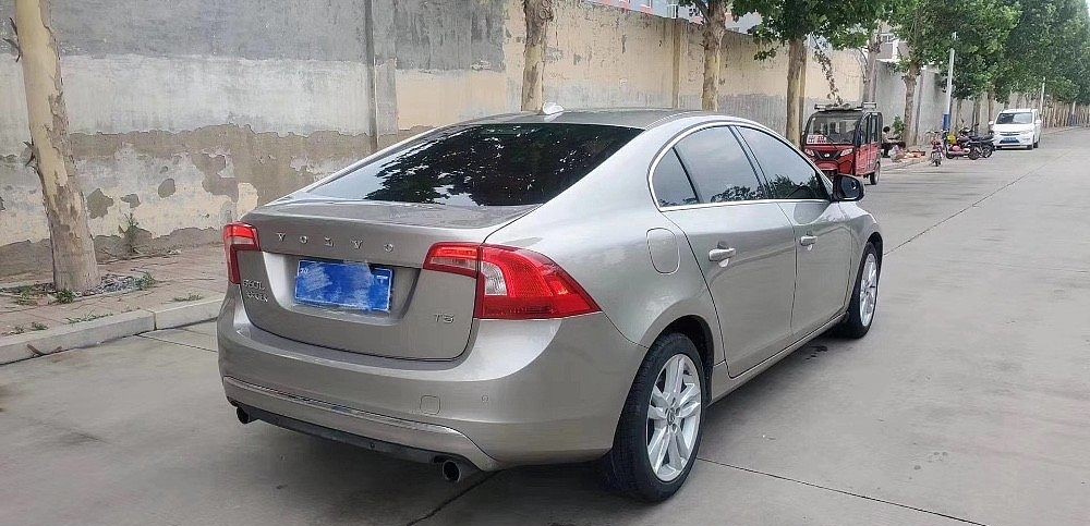 沃尔沃S60(进口) 2014 款2.0T 手自一体 T5 智逸版