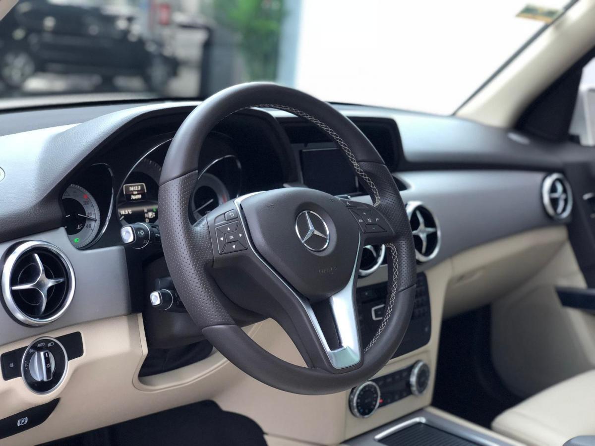 【青岛】2013年5月奔驰 奔驰GLK级  2013款 GLK 300 4MATIC 动感天窗型自动档